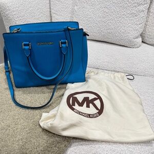 Blue Michael Kors Savannah leather crossbody handbag with original white bag